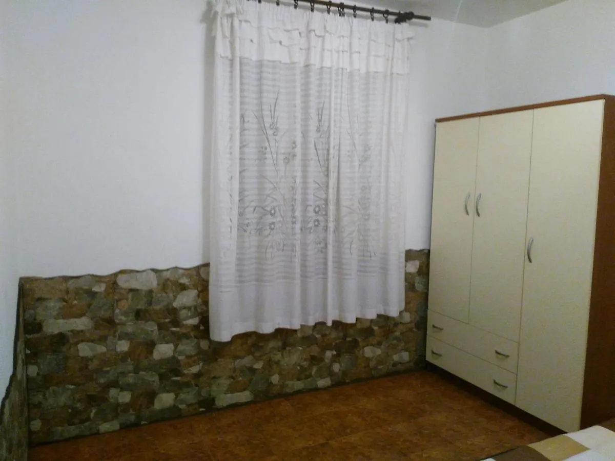 Villa Helena Pula 0*,