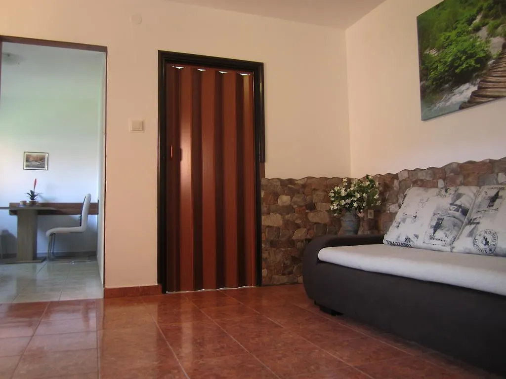 Villa Helena Pula 0*,
